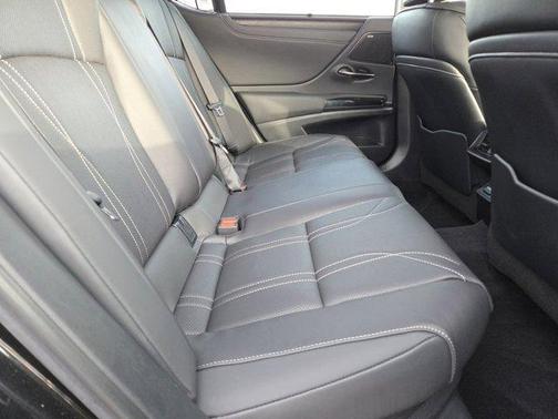 2024 Lexus ES 300h Ultra Luxury