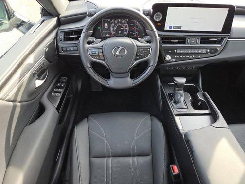 2024 Lexus ES 300h Ultra Luxury