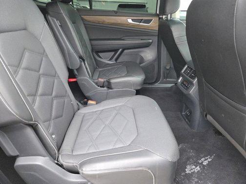 2024 Volkswagen Atlas 2.0T SE w/Technology 4MOTION