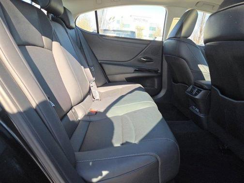 2023 Lexus ES 350 Base