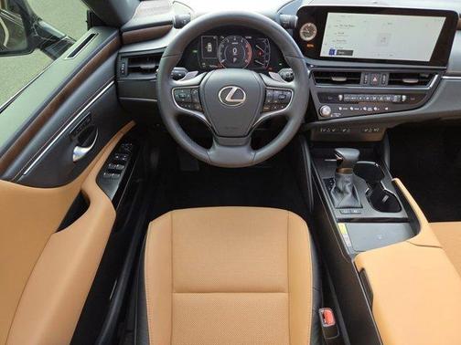 2025 Lexus ES 300h Base