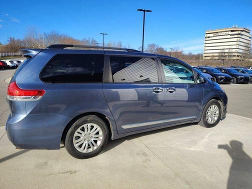 2014 Toyota Sienna XLE