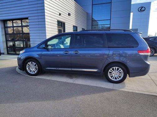 2014 Toyota Sienna XLE