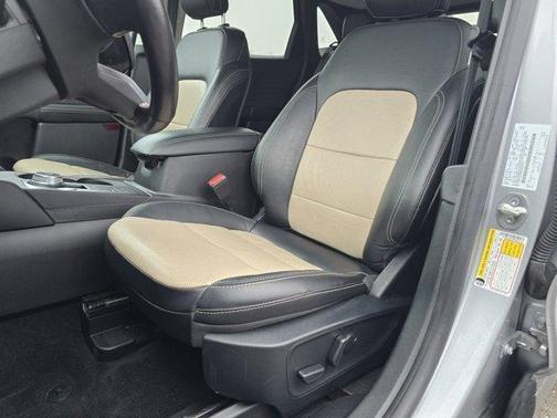 Iconic Silver Metallic 2022 Ford Escape Titanium