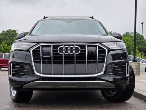 Mythos Black Metallic 2023 Audi Q7 45 Premium Plus