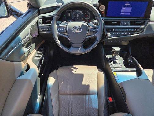 Iridium 2025 Lexus ES 300h Luxury