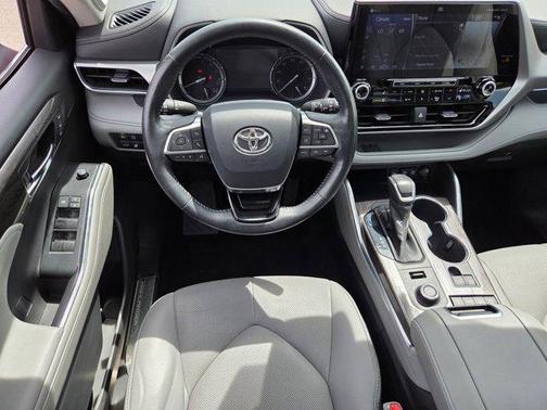 Ruby Flare Pearl 2020 Toyota Highlander Platinum