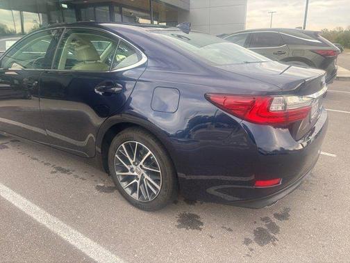 2017 Lexus ES 350 Base