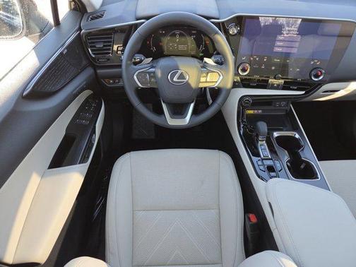 2026 Lexus NX 350h Luxury