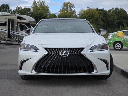 2022 Lexus ES 350 Base