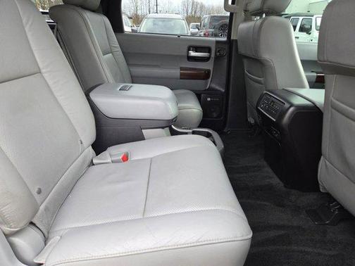 2016 Toyota Sequoia Platinum