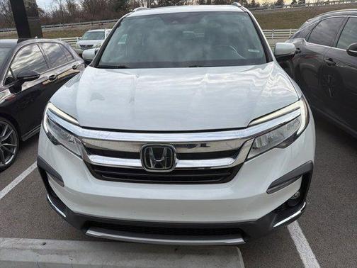 2022 Honda Pilot Touring 8-Passenger