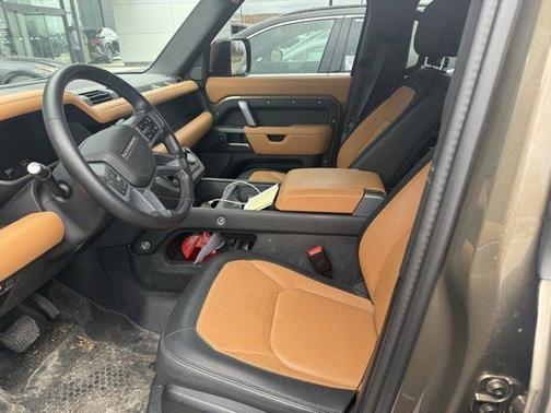 2024 Land Rover Defender 110 P400 X-Dynamic SE