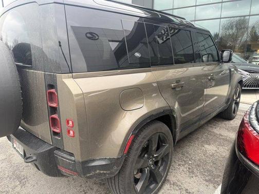 2024 Land Rover Defender 110 P400 X-Dynamic SE