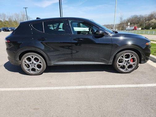 Alfa Black 2024 Alfa Romeo Tonale Veloce EAWD