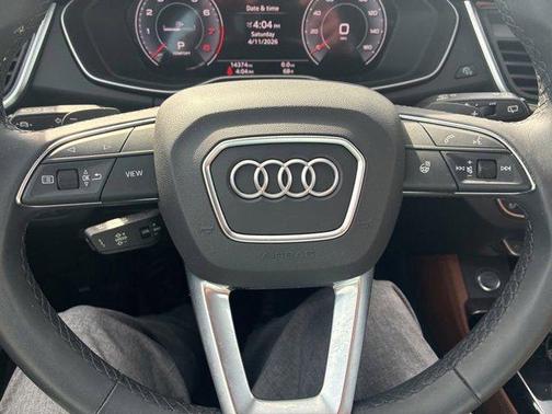 Mythos Black Metallic 2024 Audi Q5 45 S line Prestige