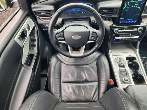 2022 Ford Explorer Platinum