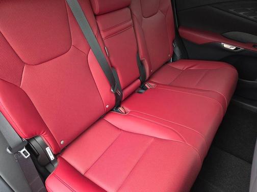 Iridium 2026 Lexus RX 350 F SPORT Handling