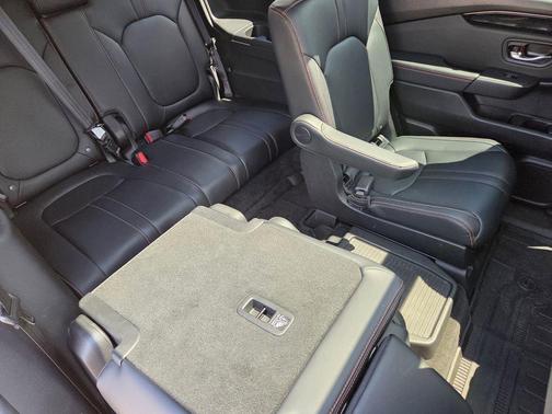 Sonic Gray Pearl 2025 Honda Pilot TrailSport