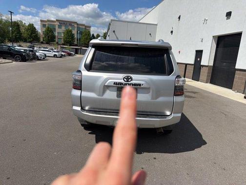 Classic Silver Metallic 2016 Toyota 4Runner SR5