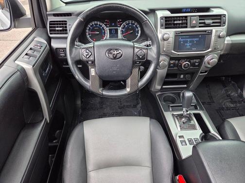 Classic Silver Metallic 2016 Toyota 4Runner SR5