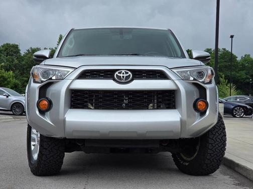 Classic Silver Metallic 2016 Toyota 4Runner SR5