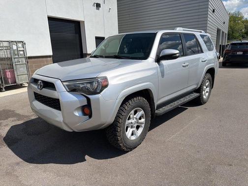 Classic Silver Metallic 2016 Toyota 4Runner SR5