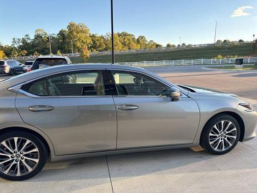 2021 Lexus ES 350 Base