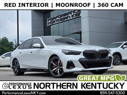 Mineral White Metallic 2024 BMW 530 xDrive