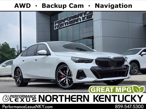 Mineral White Metallic 2024 BMW 530 xDrive