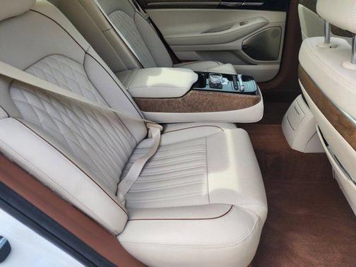 2021 Genesis G90 Premium