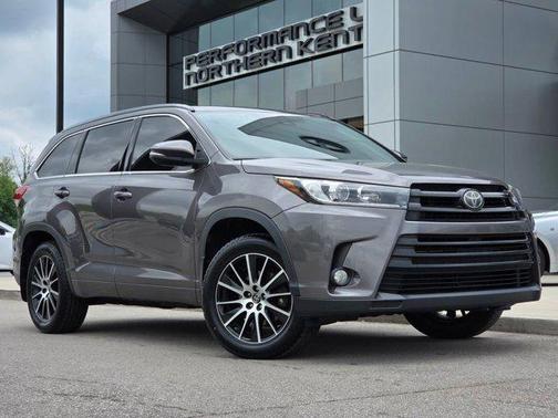Predawn Gray Mica 2017 Toyota Highlander SE
