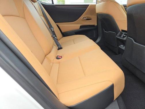 2025 Lexus ES 350 Base