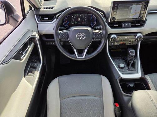 Blizzard Pearl 2020 Toyota RAV4 Hybrid Limited