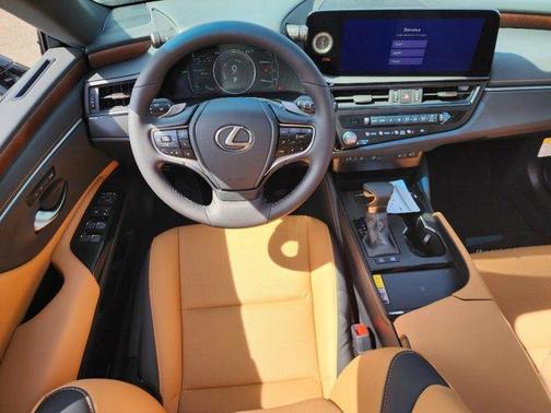 2025 Lexus ES 300h F SPORT Design