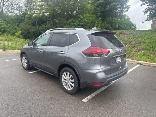 Gun Metallic 2018 Nissan Rogue SV