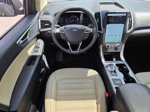 Forged Green Metallic 2022 Ford Edge SEL