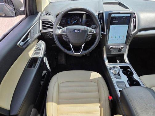 Forged Green Metallic 2022 Ford Edge SEL