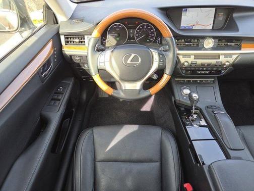 2014 Lexus ES 300h Base