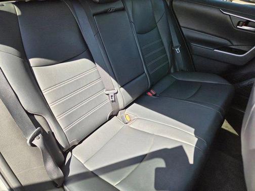 2021 Toyota RAV4 Hybrid XLE Premium