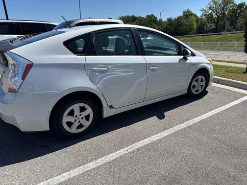 Blizzard Pearl 2011 Toyota Prius IV