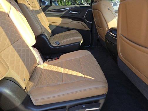 2022 Cadillac Escalade ESV Premium Luxury