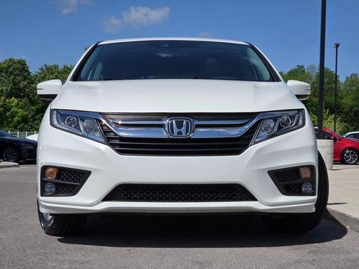 White Diamond Pearl 2019 Honda Odyssey EX-L