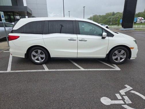White Diamond Pearl 2019 Honda Odyssey EX-L
