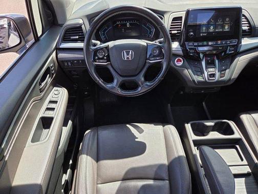 White Diamond Pearl 2019 Honda Odyssey EX-L