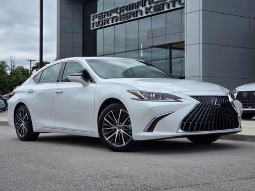 Eminent White Pearl 2024 Lexus ES 300h Base