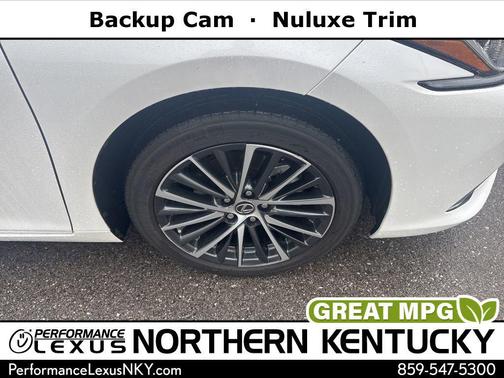 Eminent White Pearl 2024 Lexus ES 300h Base