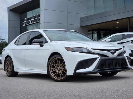 Ice Cap 2023 Toyota Camry SE