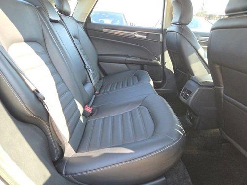 2017 Ford Fusion Energi SE Luxury