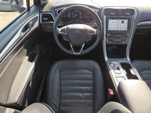 2017 Ford Fusion Energi SE Luxury